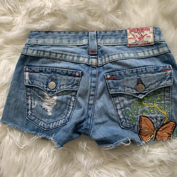 True Religion Shorts - Picture 2 of 3
